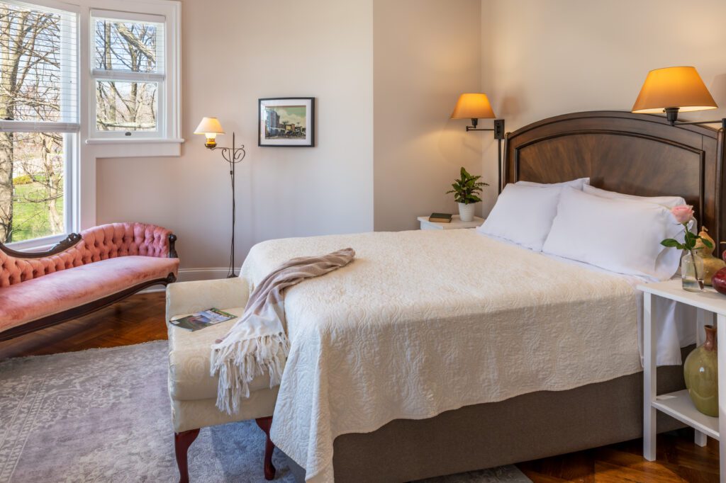 Port_Austin_Bed_and_Breakfast_Port_Austin_Hotel_Room 1-02_Md - Port Austin Bed & Breakfast