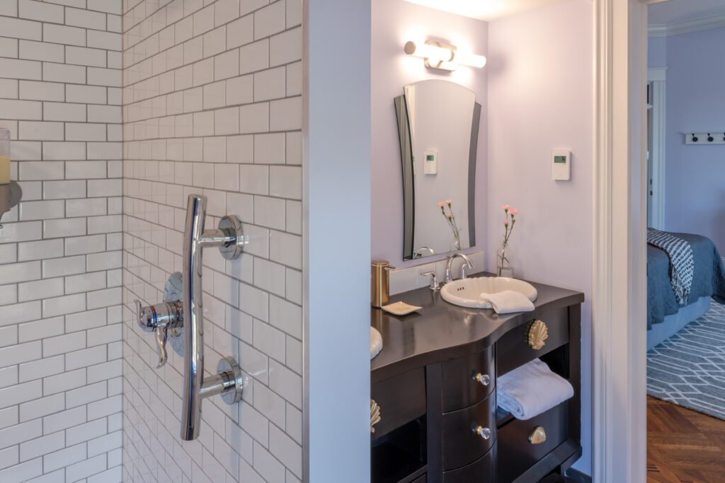 Port_Austin_Bed_and_Breakfast_Port_Austin_Hotel_Room 3-04_Md - Port Austin Bed & Breakfast